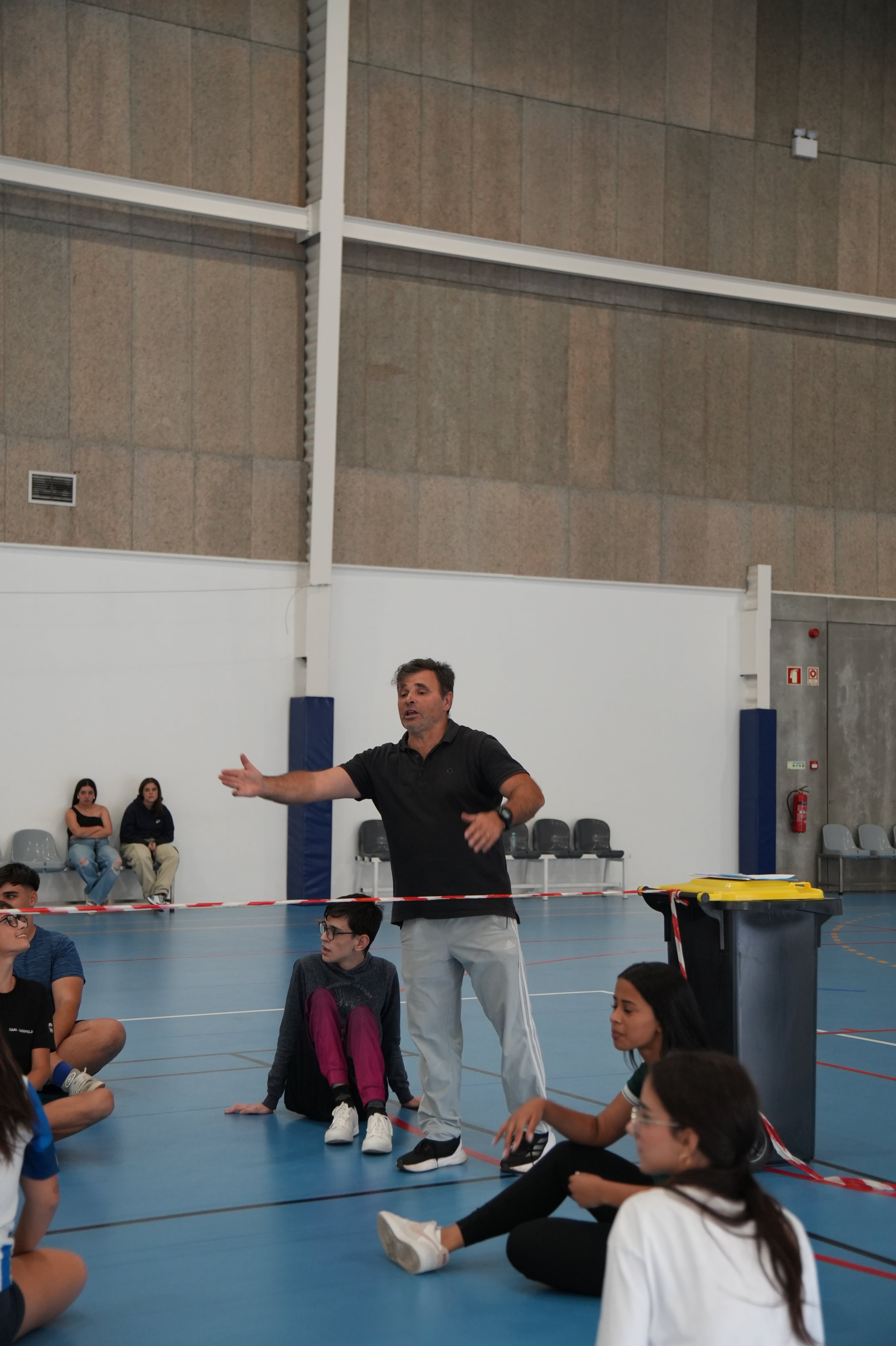 ISCE Douro dinamizou aula prática de  Voleibol Sentado na ProfEnsino